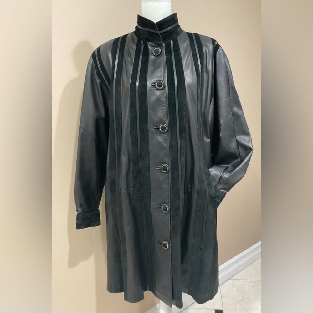 ☃️☃️Guy Laroche Black Above Knee Genuine Leather Real Fur Collar Coat, M